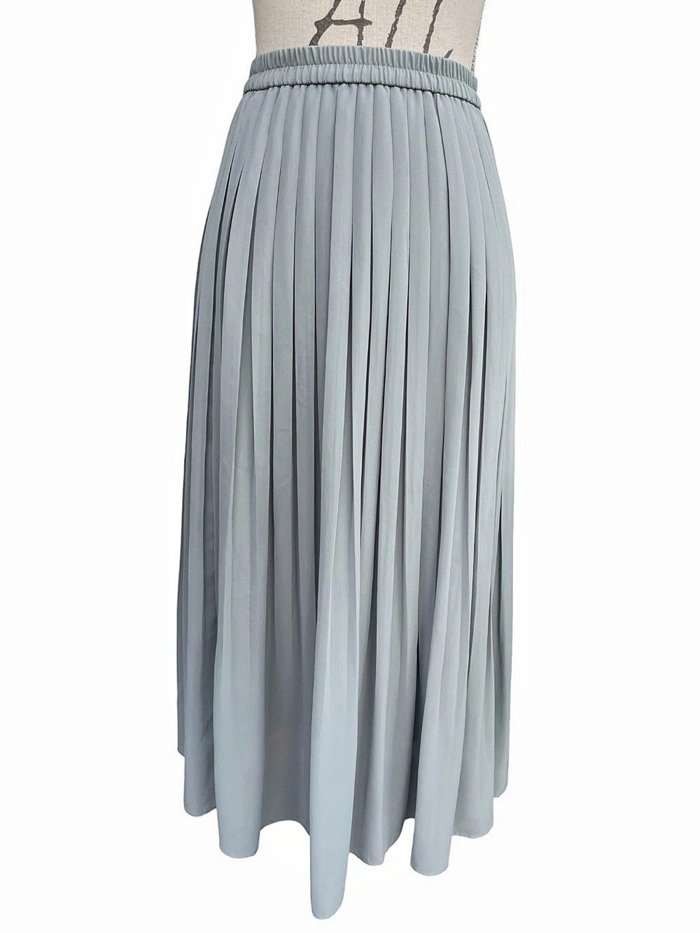 Uniqlo Light Grey Pleated Midi Skirt (XS/S)